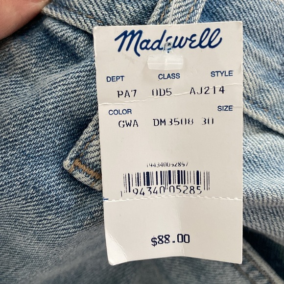 Madewell High Rise Distressed The Mom Jean NWT Women’s size 30 - Picture 6 of 6